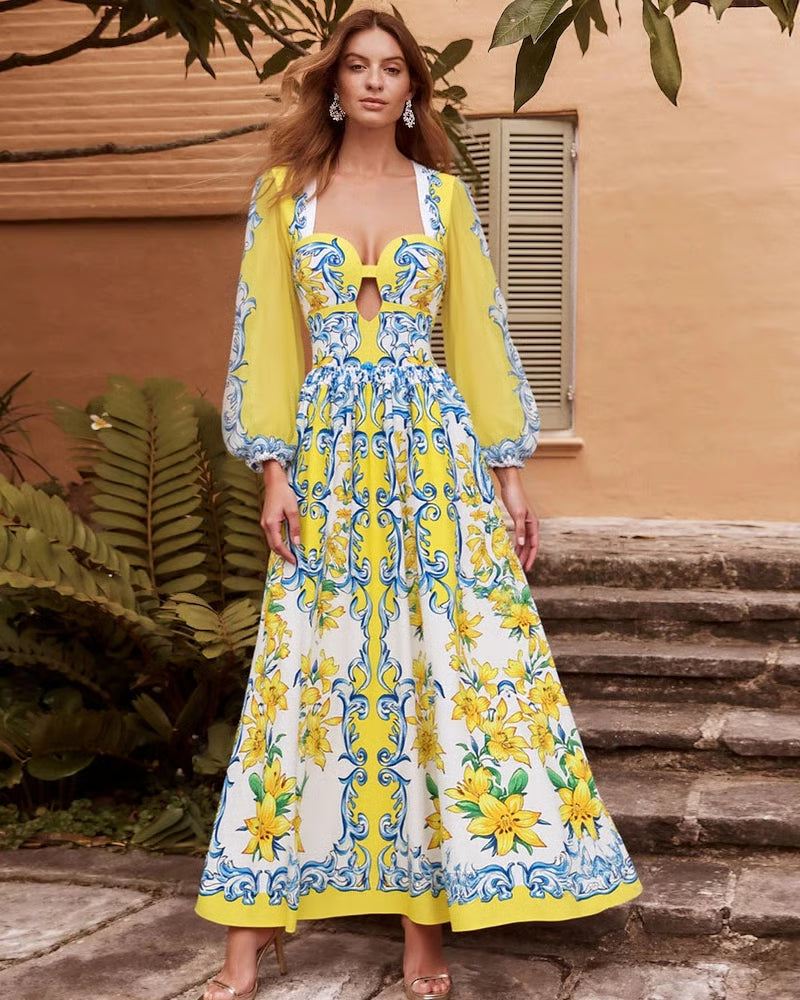 Bañador Solaria amarillo y azul con estampado barroco, mangas abullonadas y falda