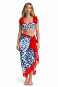Bikini Azulea azul y blanco con estampado de cerámica, flor roja y pareo