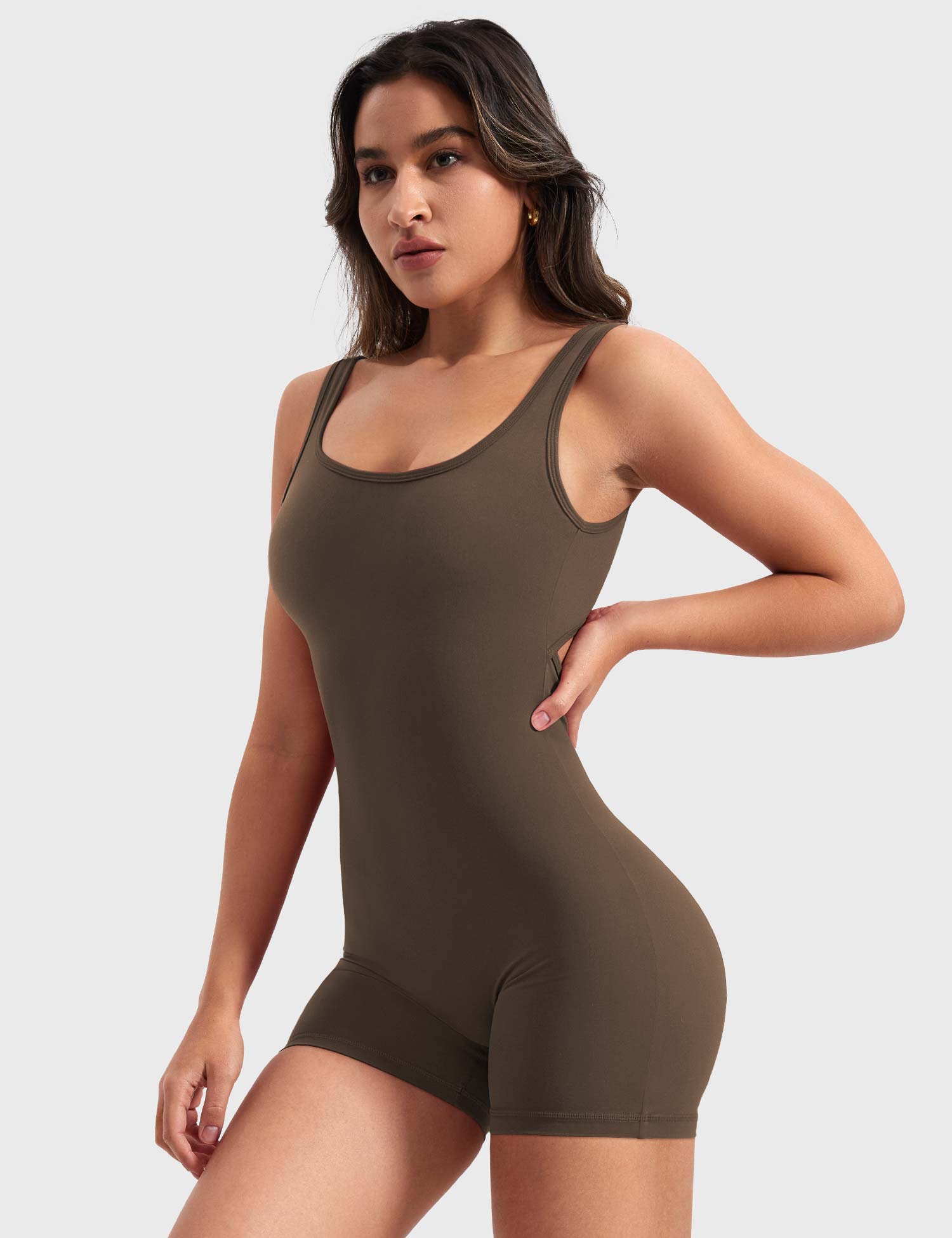 Rise & Vell Lizvette V Sırt Kısa Tulum
