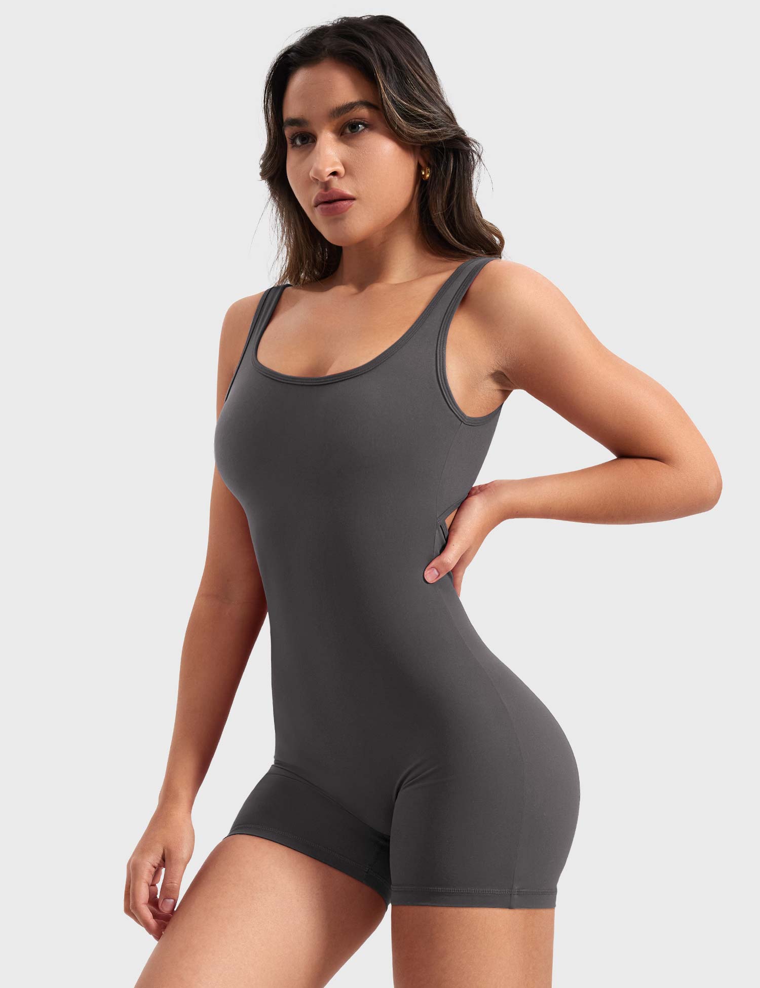 Rise & Vell Lizvette V Sırt Kısa Tulum