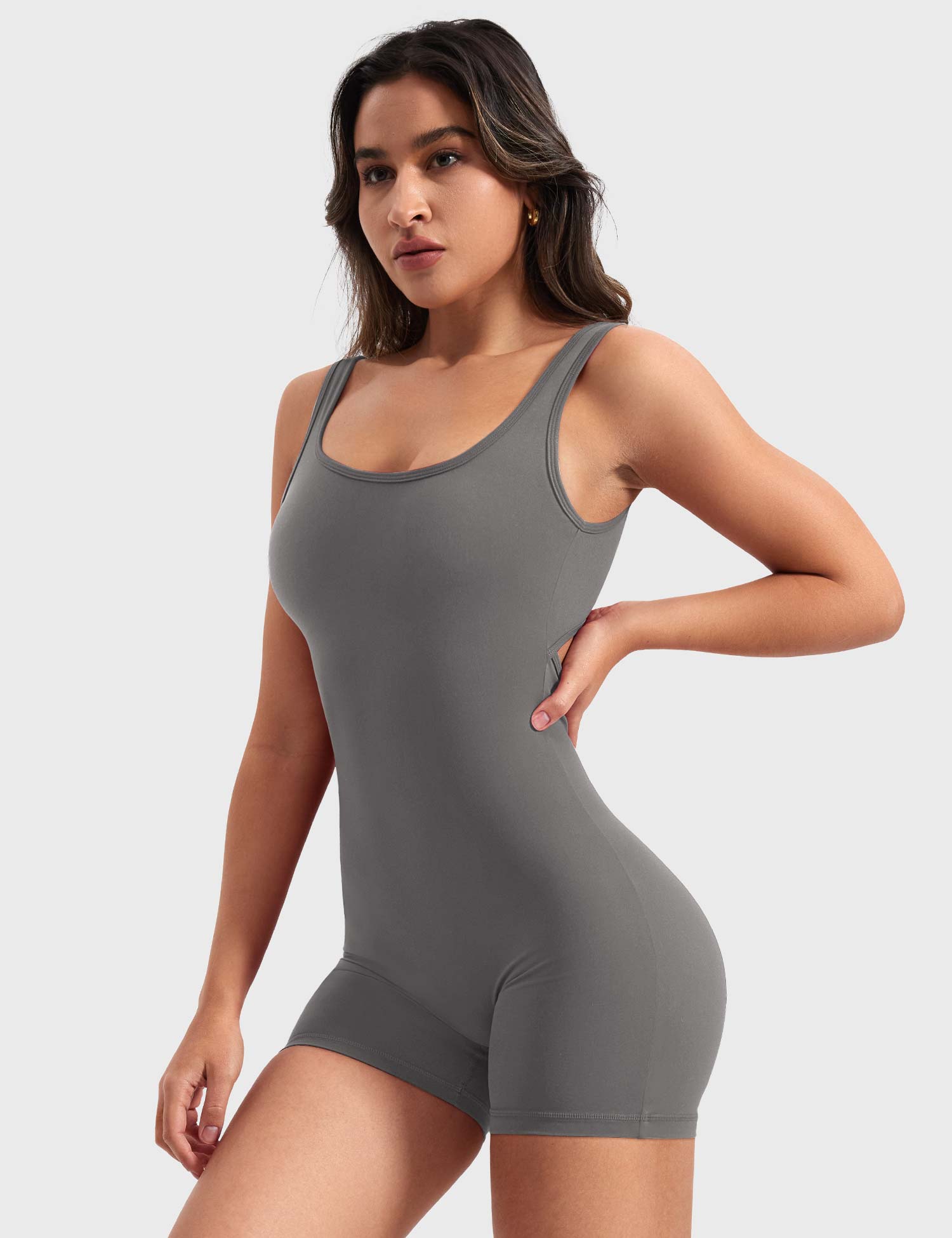 Rise & Vell Lizvette V Sırt Kısa Tulum